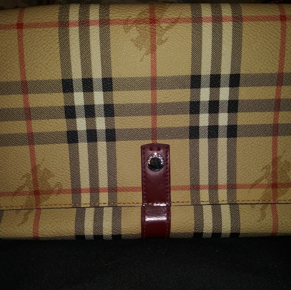 BURBERRY CLUTCH - Picture 5 of 5
